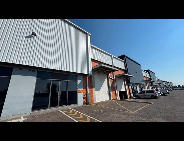 344M² WAREHOUSE TO LET IN LONGLAKE